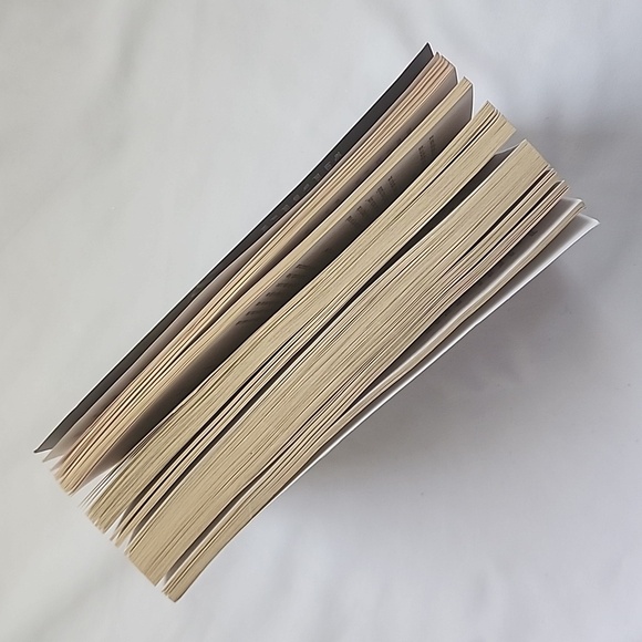 EUC Author Sandra Brown Seeing Red Paperback Novel Book - Picture 4 of 5